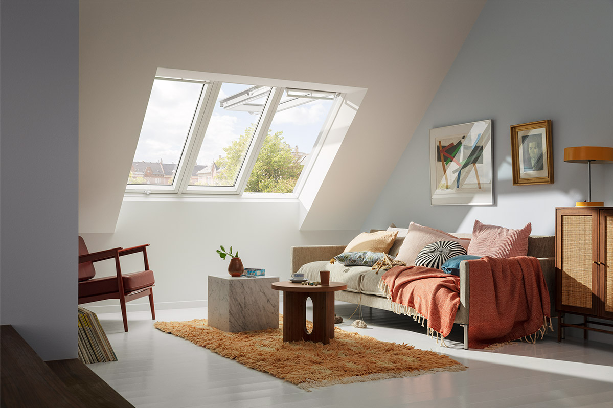 Velux GPLS FFKF06 2070, 3-in-1 Top Hung Manual Opening, 188cm x 118cm White Painted & laminated Pitched Roof Window — image 1