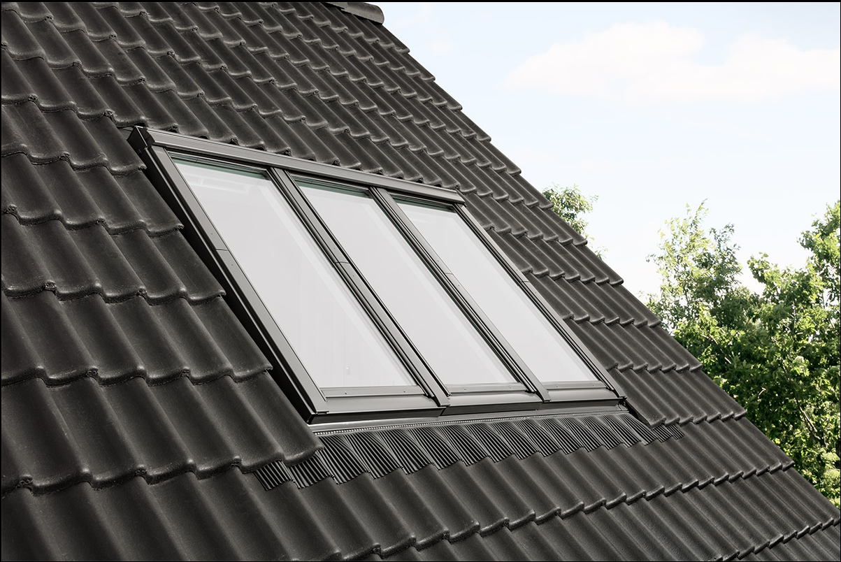 Velux GPLS FFKF06 2070, 3-in-1 Top Hung Manual Opening, 188cm x 118cm White Painted & laminated Pitched Roof Window — image 2