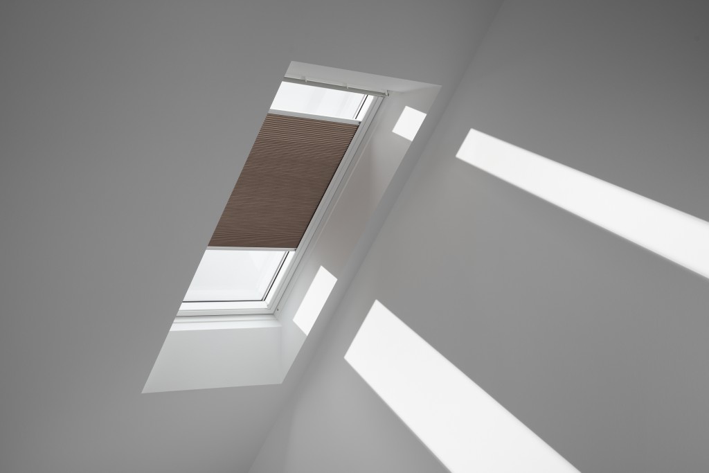 FHC P10 1165SWL Blackout Energy blind, Light brown, White line — image 2